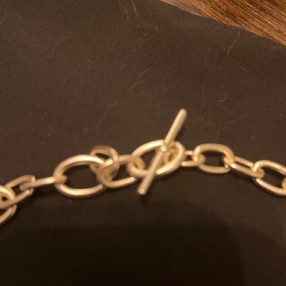 Kendra Scott crystal toggle necklace. - Picture 2 of 3